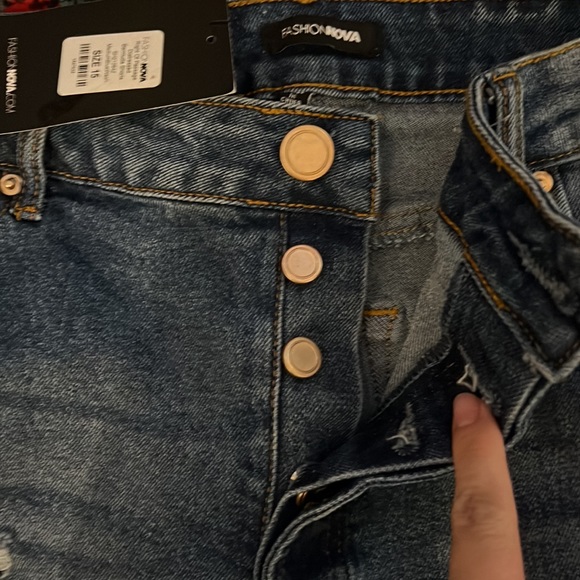 NWT Fashion Nova Right Of Passage Distressed Shorts - Picture 6 of 8